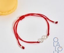 pulsera infinito con hilo rojo