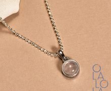 collar con cuarzo rosa