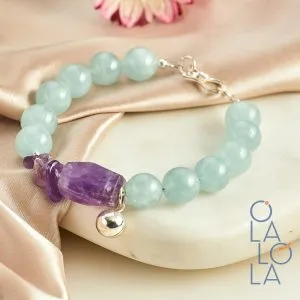 pulsera maxi piedras con aguamarina y amatista con dije mini llamador de ángeles en plata 925