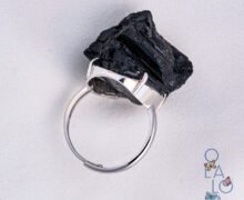 anillo turmalina negra en bruto. Plata 925