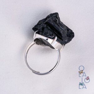 anillo turmalina negra en bruto. Plata 925