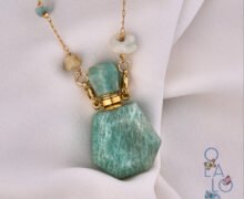 collar botellita porta esencia o perfume hecha en piedra natural amazonita